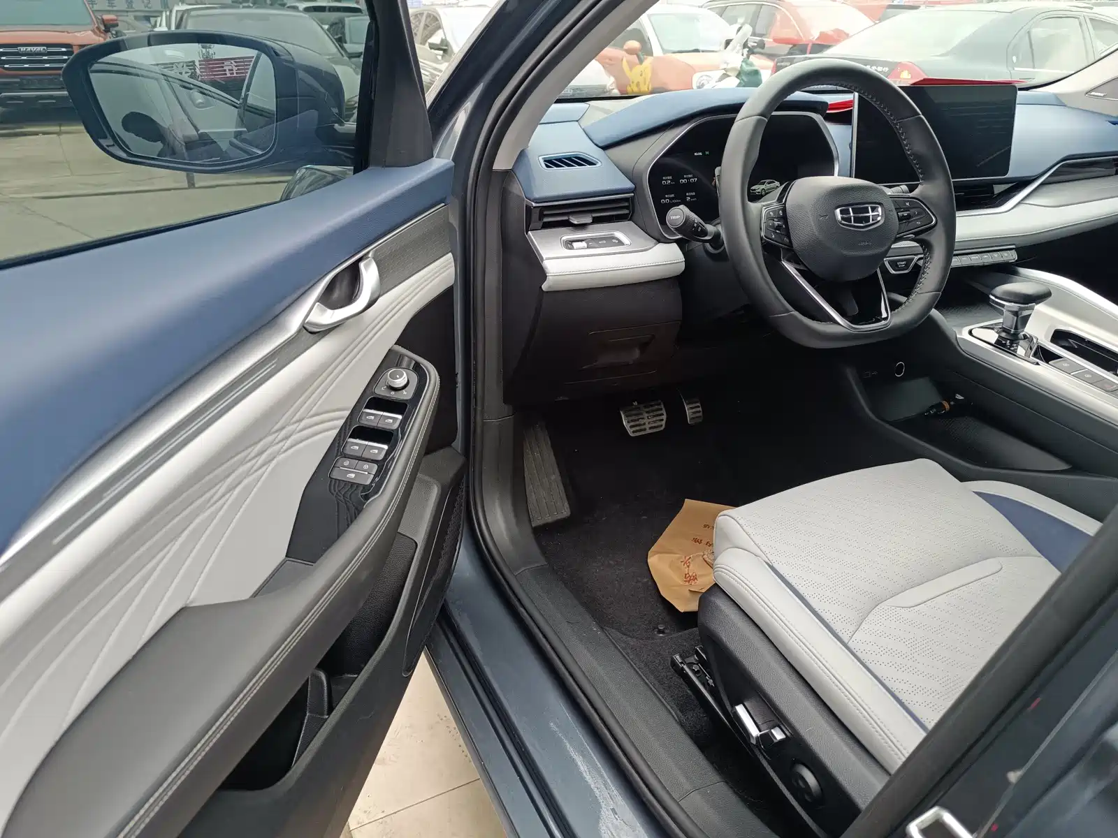Фото 4 - Geely Preface