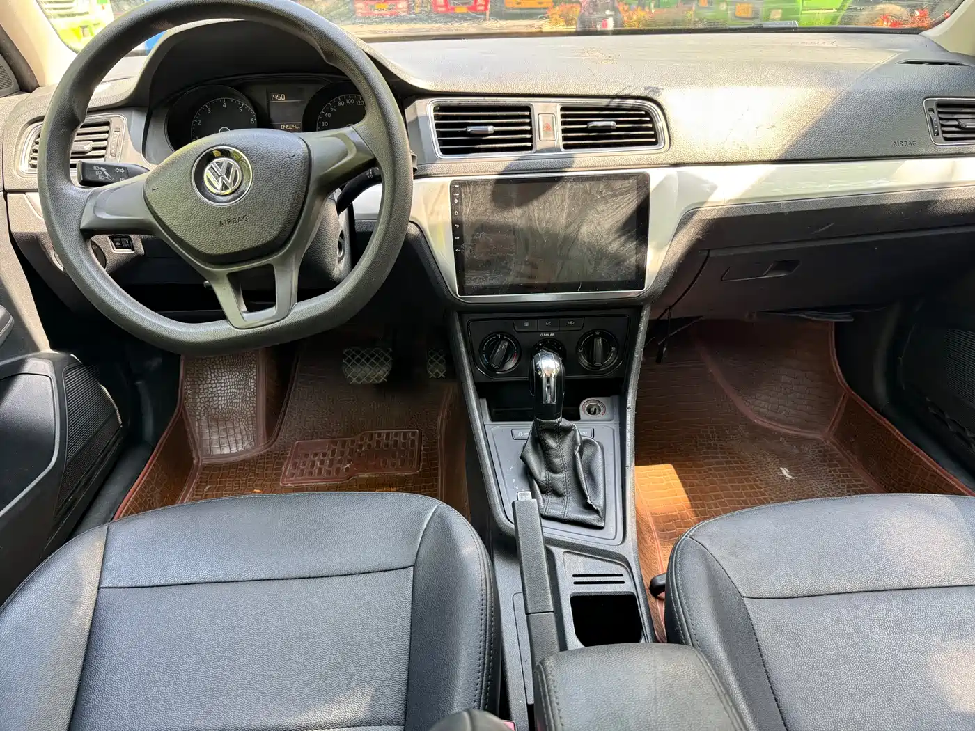 Volkswagen Lavida Tour 2015 1.6L Automatic Trend Edition фото 8
