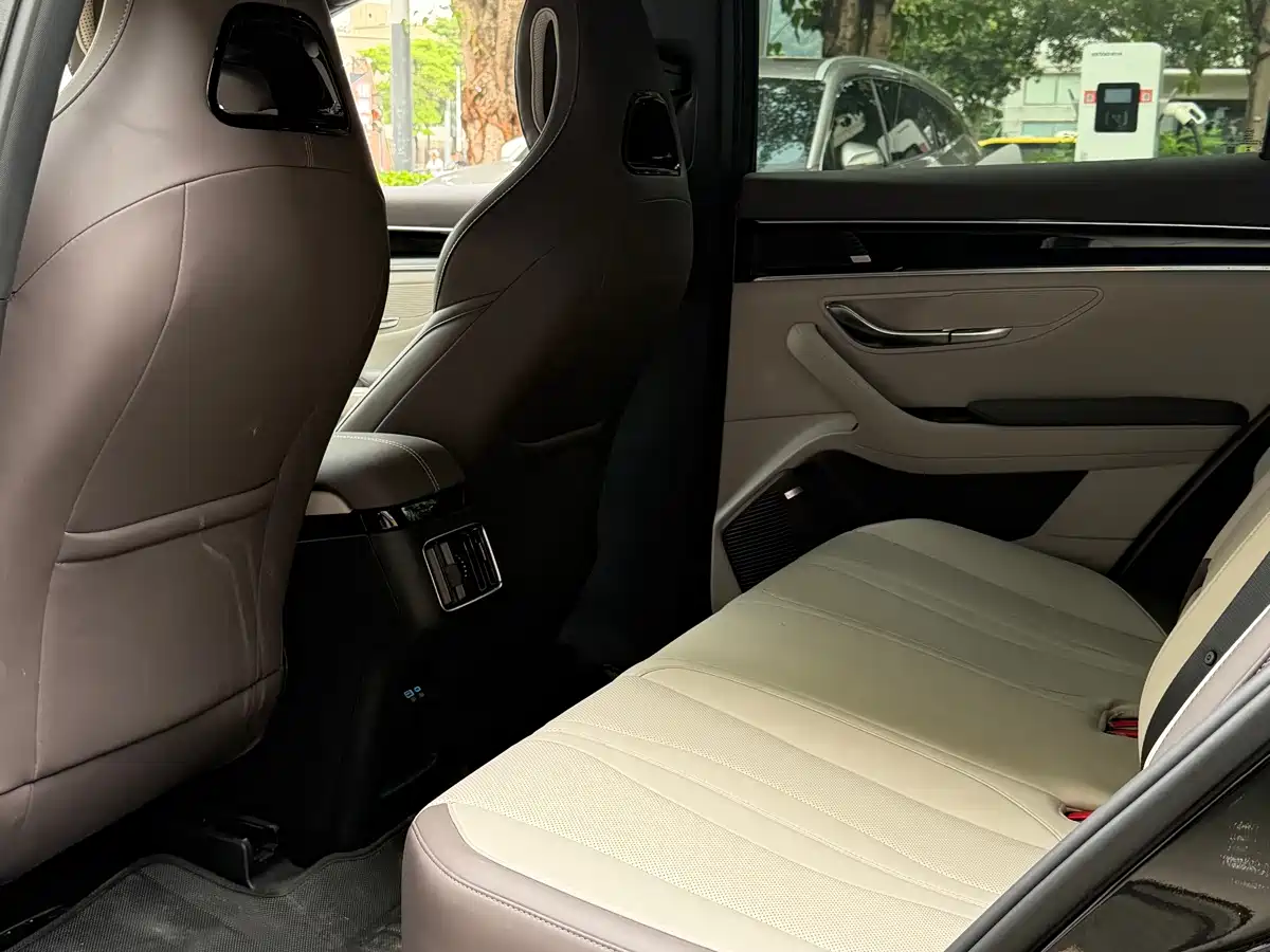 Photo 6 - BYD Song PLUS PHEV