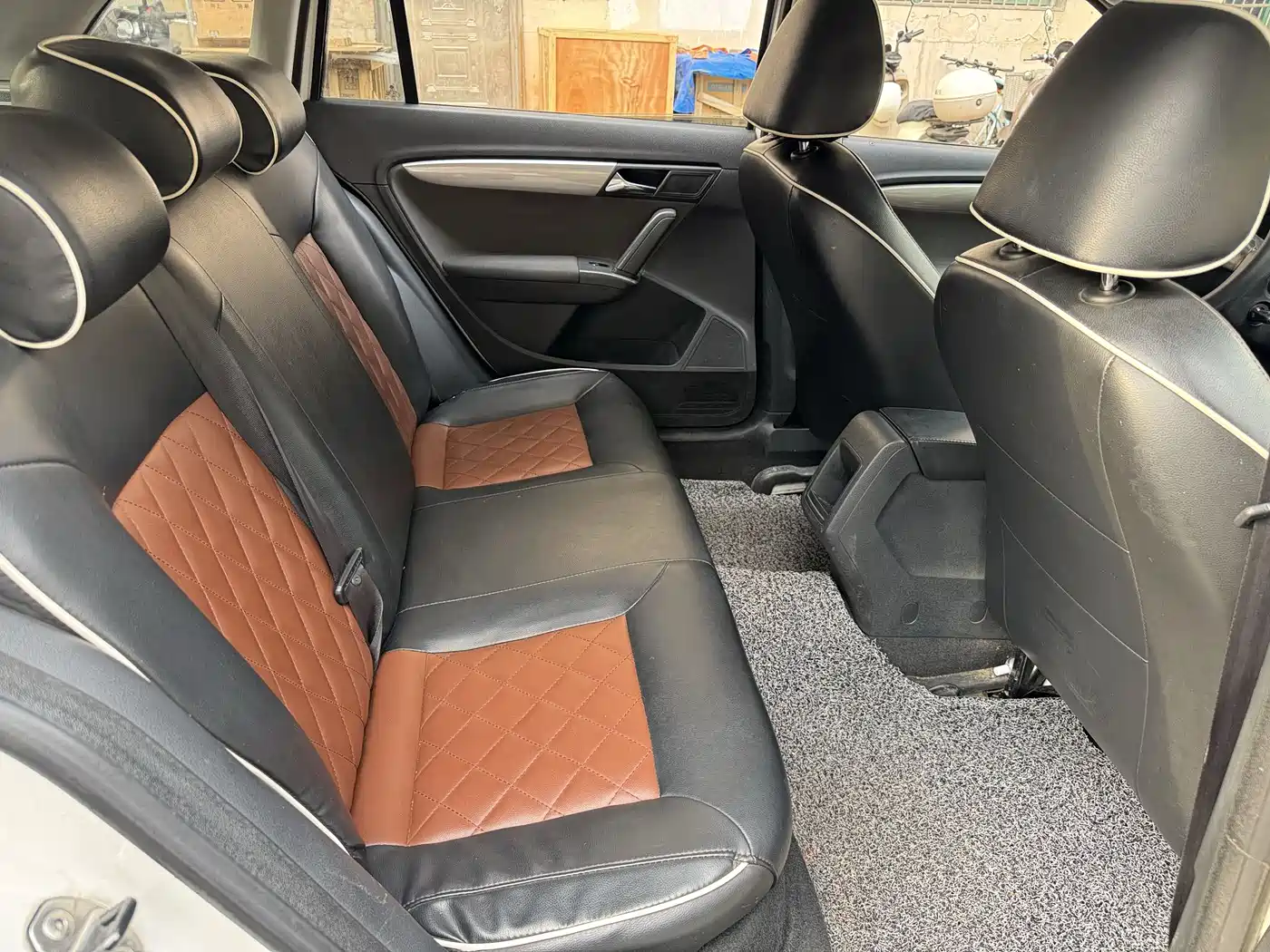 Volkswagen Lavida Tour 2013 1.6L Automatic Trend Style фото 12