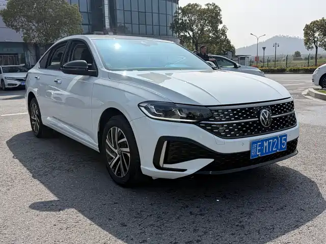 Volkswagen Lavida 2024 Model 300TSI DSG Starlight Leading Edition