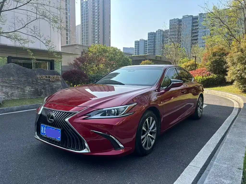 Lexus ES 2018 200 Luxury Edition China V