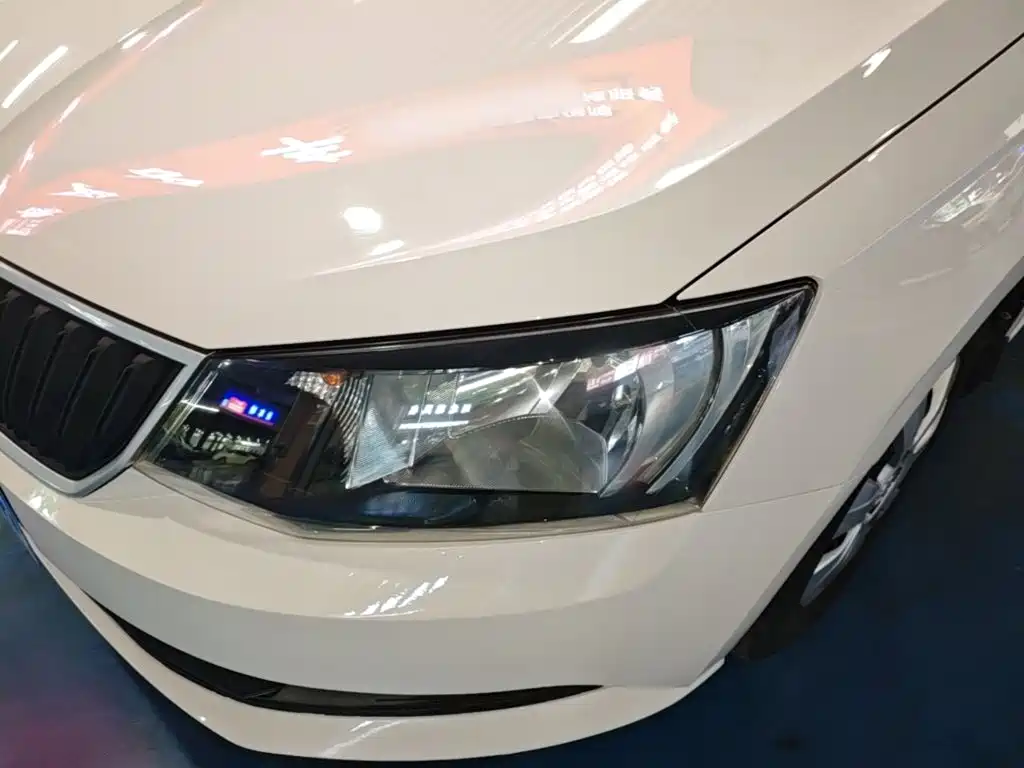 Škoda Fabia 2015 2015 1.4L Automatic Advance Edition