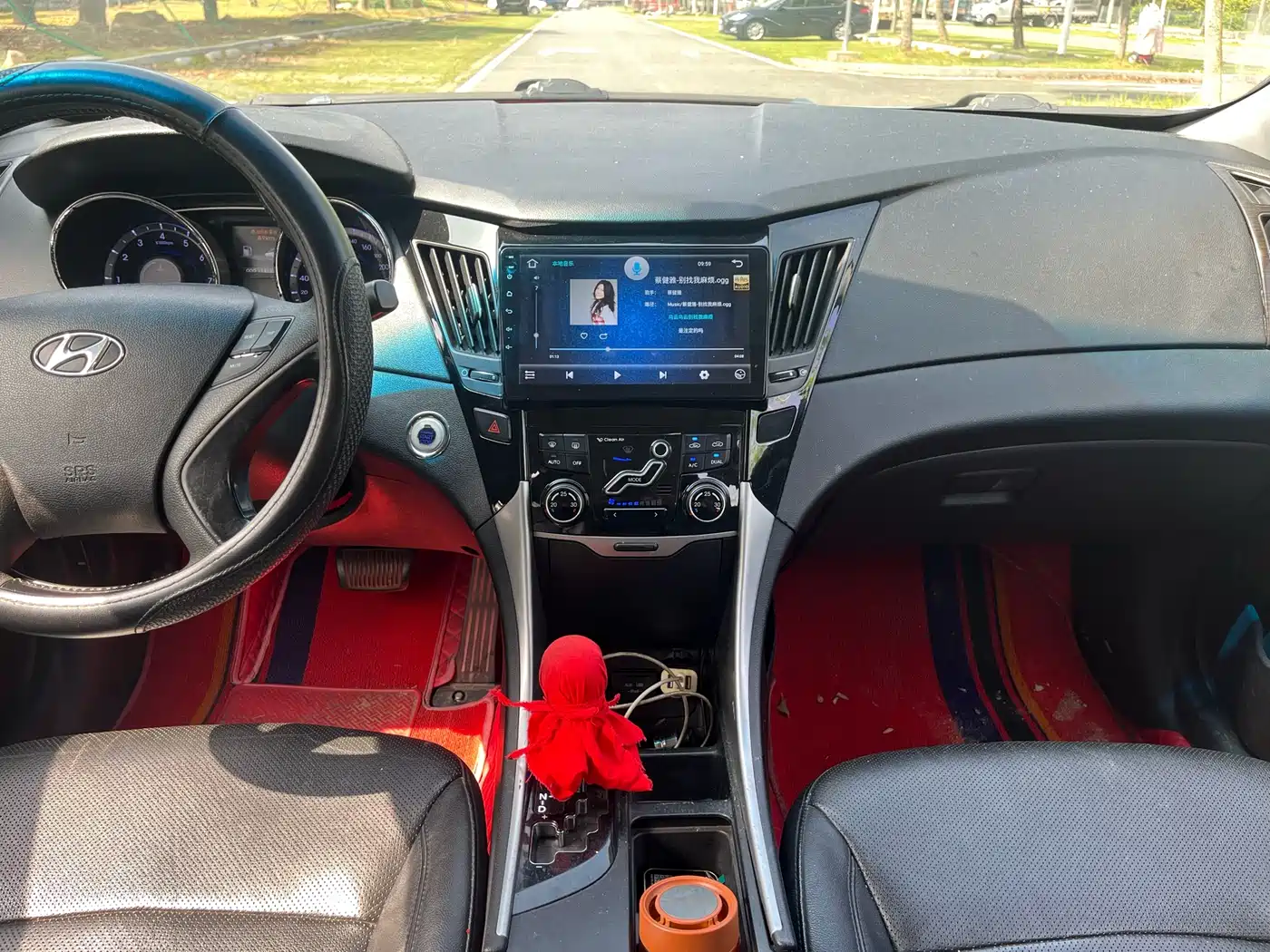 Hyundai Sonata 2011 2.0L Automatic Luxury фото 17