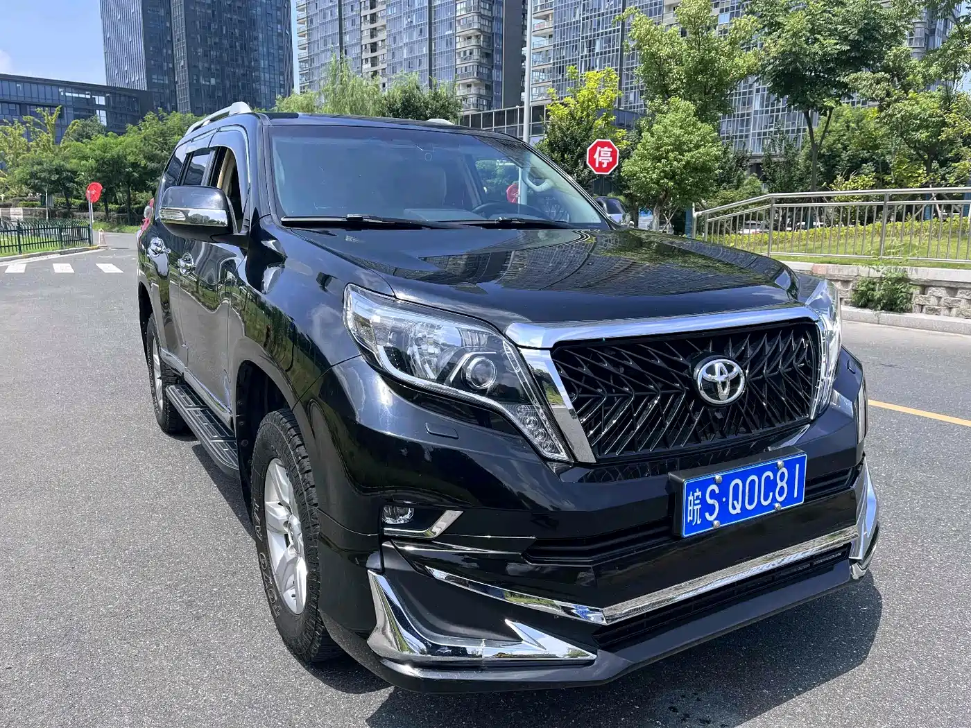 Toyota Prado (Import) 2014 2.7L Automatic Luxury фото 2