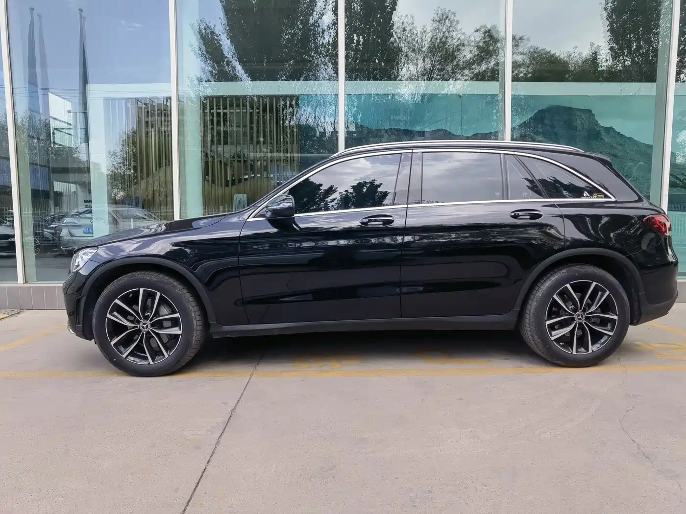 Mercedes-Benz GLC 2021 GLC 260 L 4MATIC Luxury фото 2