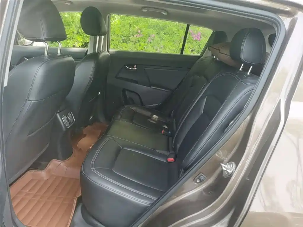 Kia Sportage 2015 2.0L Automatic 2WD DLX фото 17