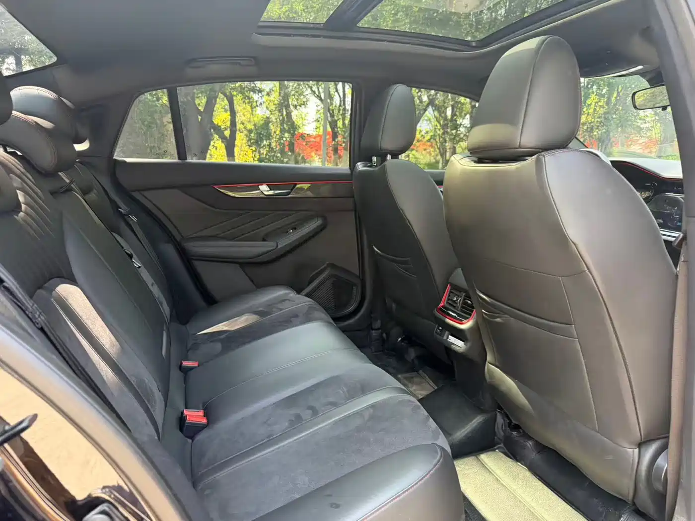 Dongfeng Aeolus Yixuan MAX 2022 2023 1.5T Extraordinary Cool Dad Edition