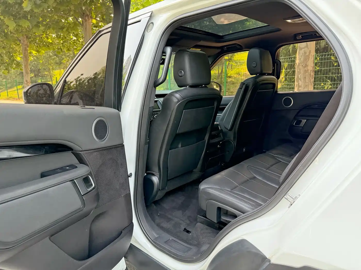 Land Rover Discovery 2019 3.0 SC V6 SE фото 13