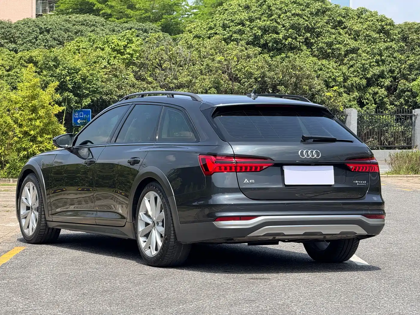 Audi A6 (Import) 2022 2022 allroad quattro Explorer 55 TFSI Premium Off-road