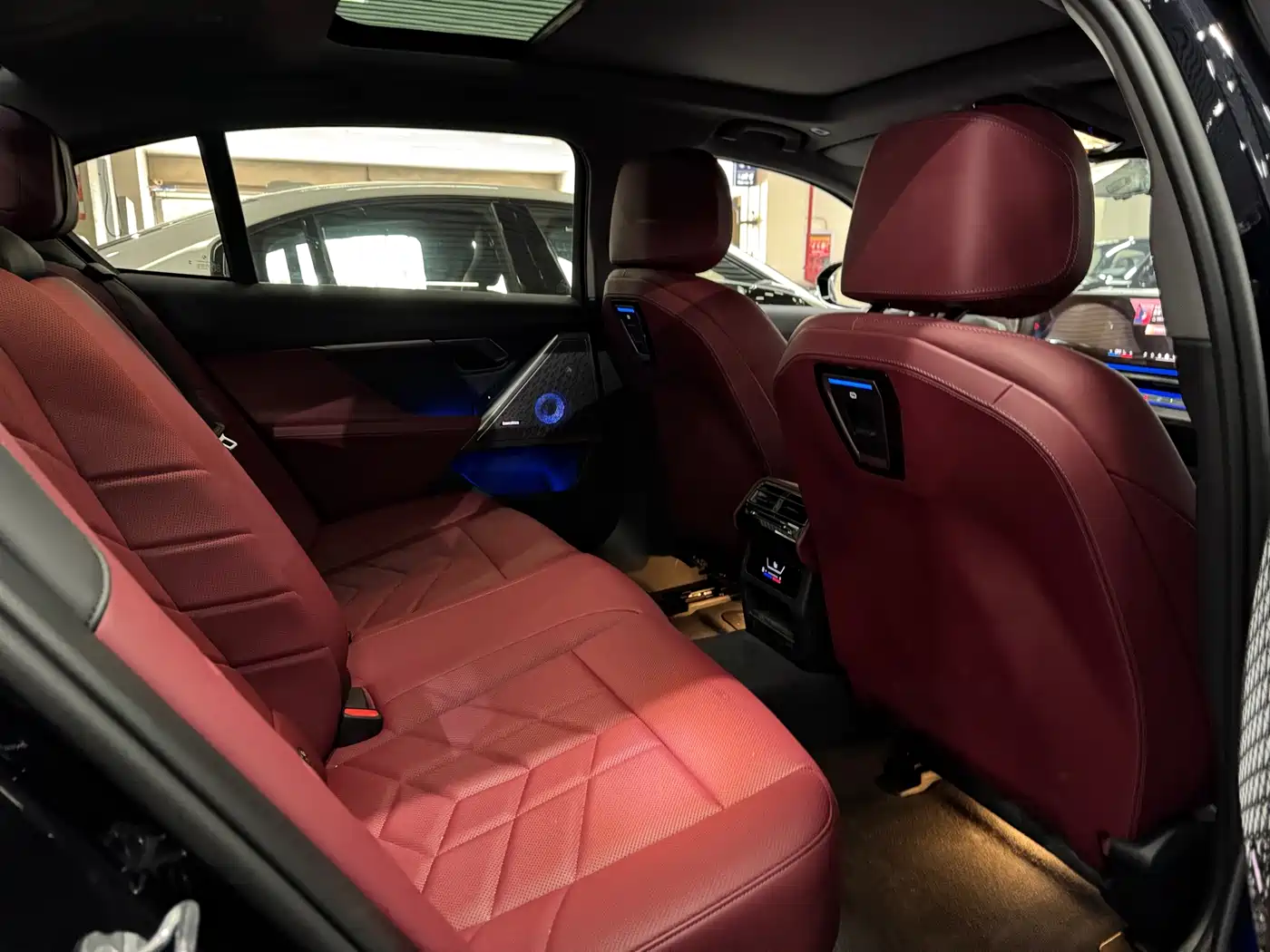 BMW 5 Series 2024 530Li Premium M Sport Package фото 10