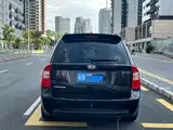 Фото 5 - Kia Carens
