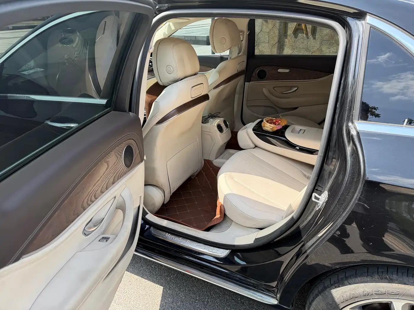 Mercedes-Benz E-Class 2016 E 300 L Fashion Type фото 8