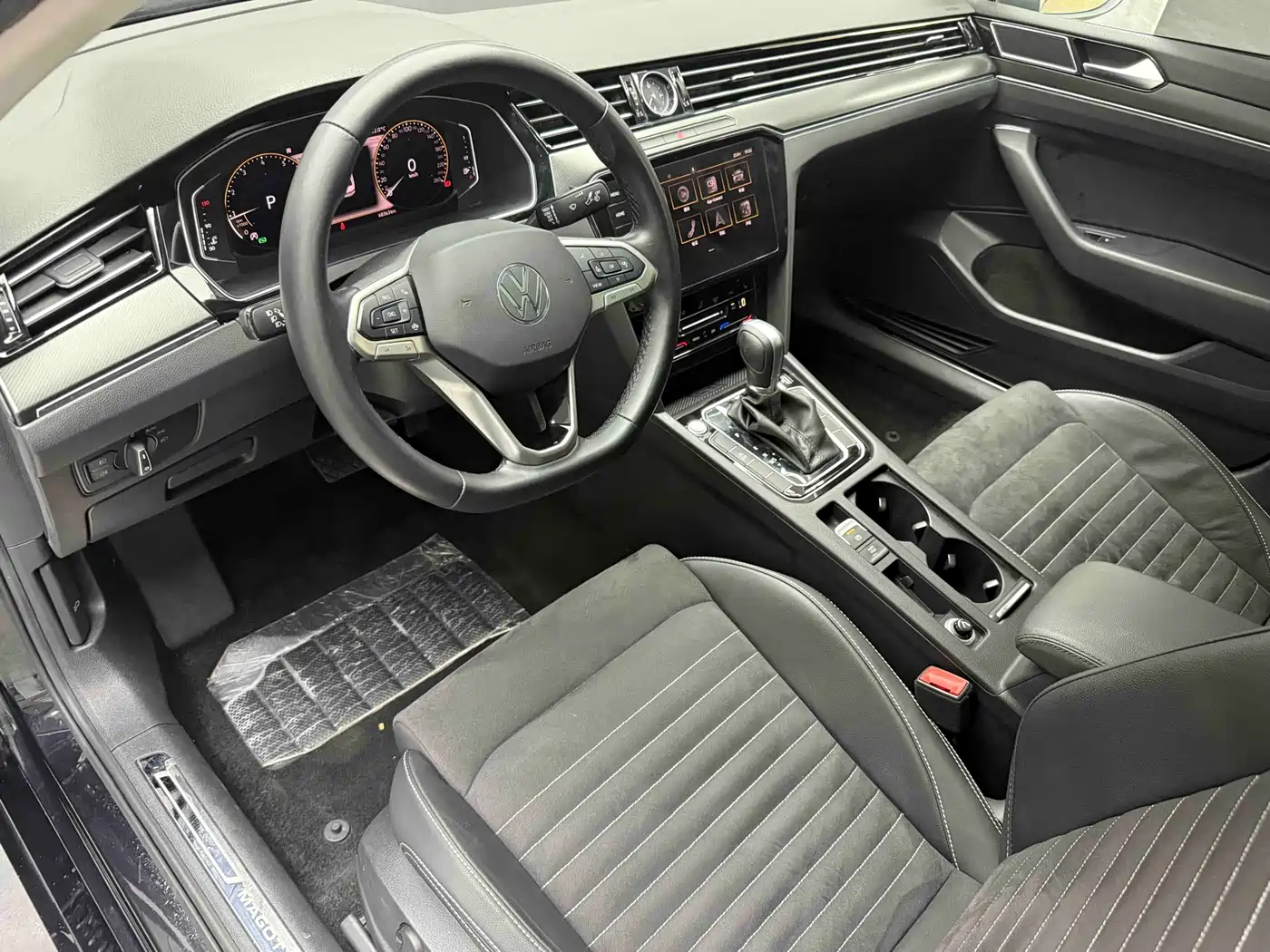 Volkswagen Magotan 2020 330TSI DSG Luxury фото 4