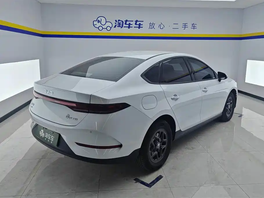 BYD Qin PLUS 2025 DM-i Smart Drive 55KM Leader фото 3