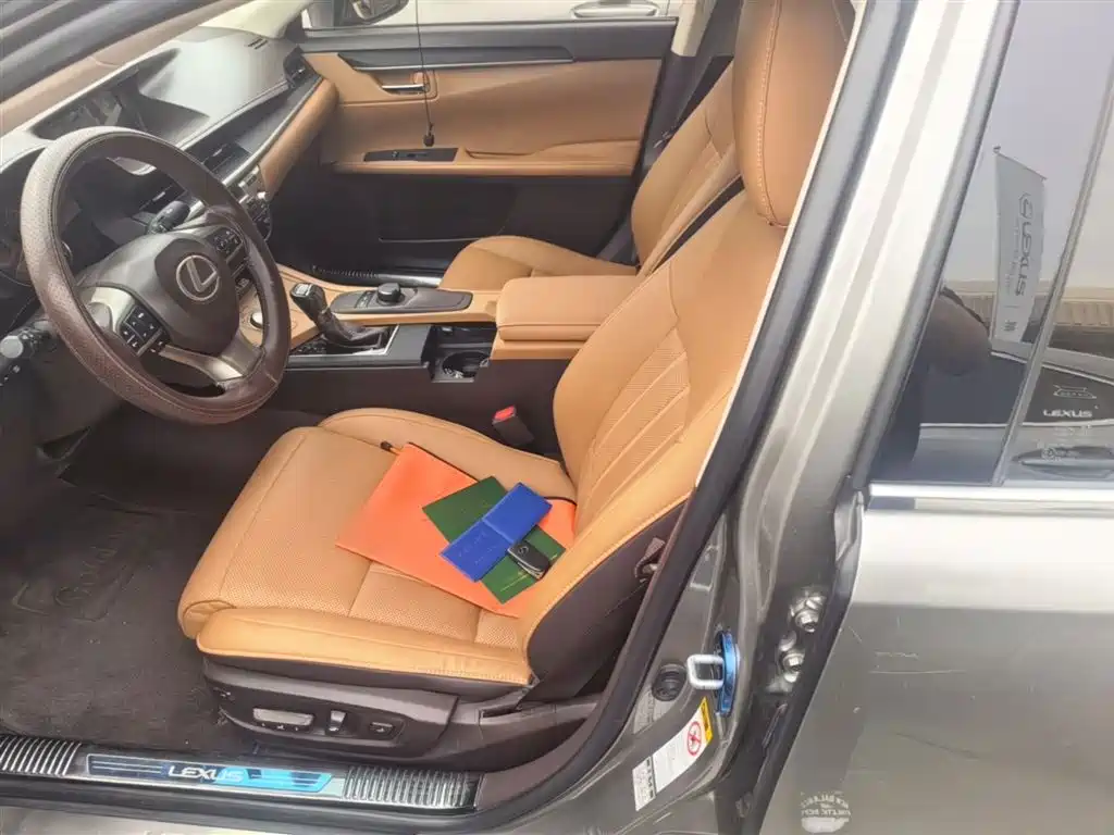 Lexus ES 2015 200 Elite Edition фото 15