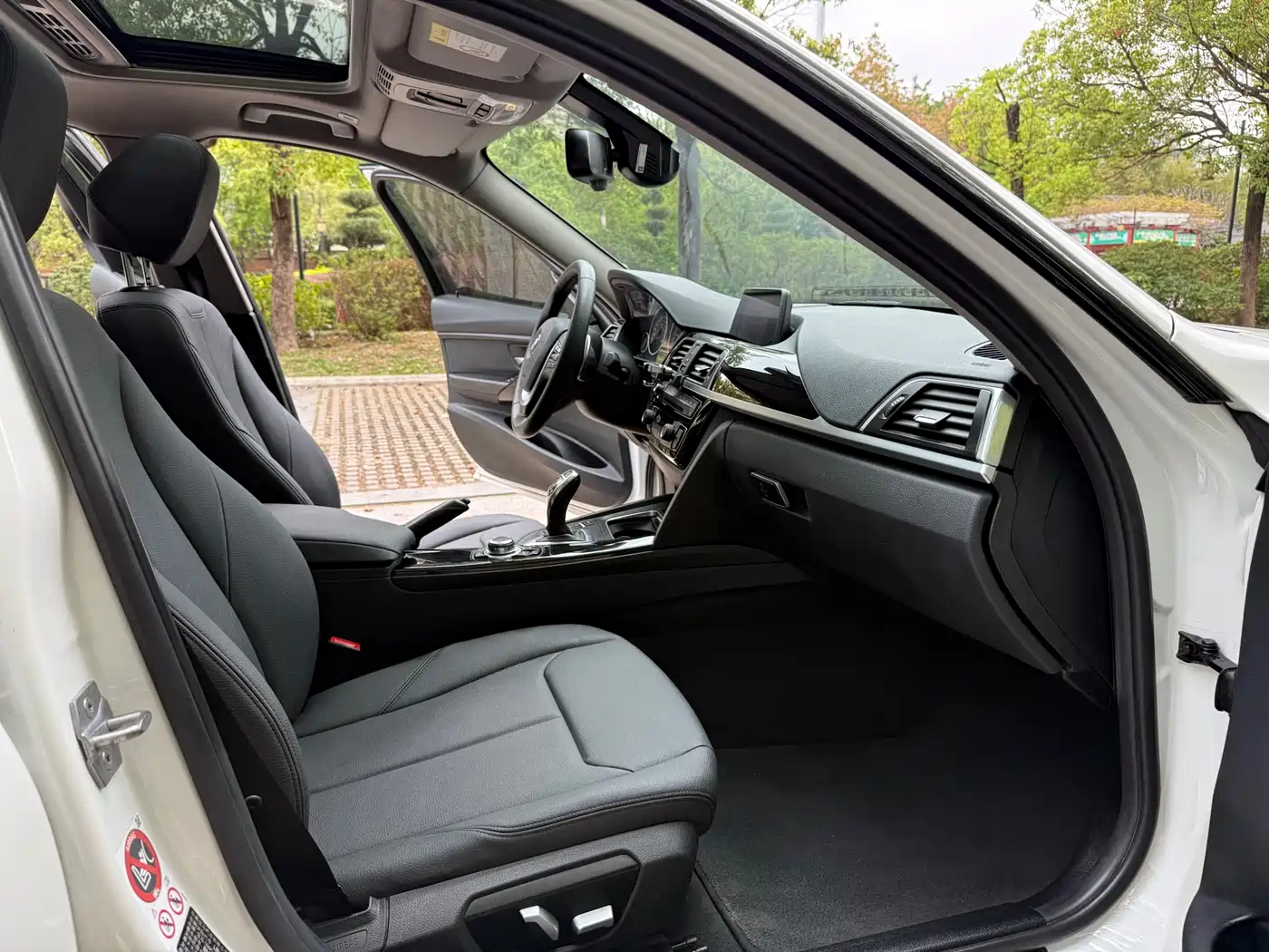 BMW 3 Series 2017 320Li M Sport фото 10