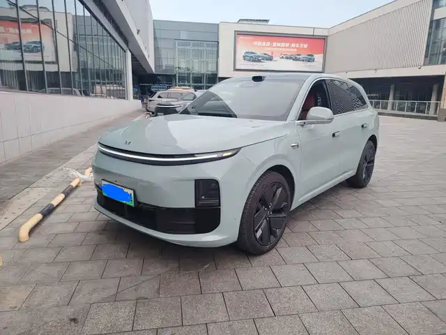 Li Auto L6 2025