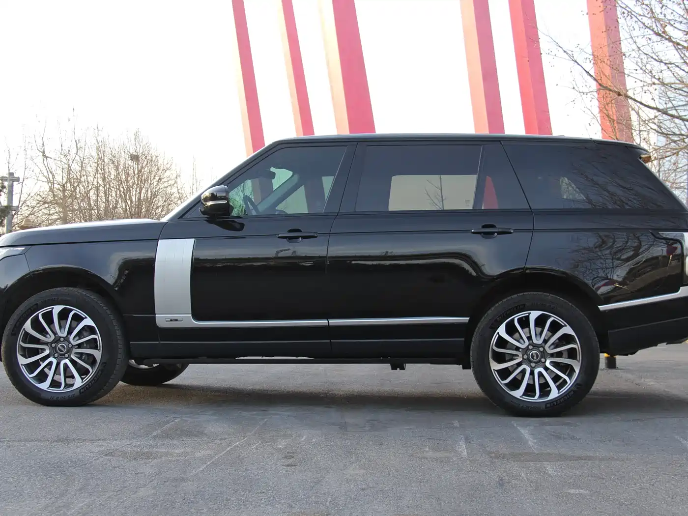Land Rover Range Rover 2019 3.0 SC V6 Heritage Extended Edition фото 4