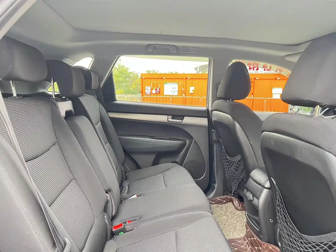 Kia Sorento 2012 2.4L Gasoline Luxury Edition фото 26