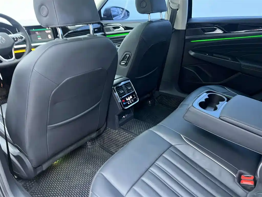 Volkswagen Passat 2023 330TSI Starlight Elite Edition фото 19