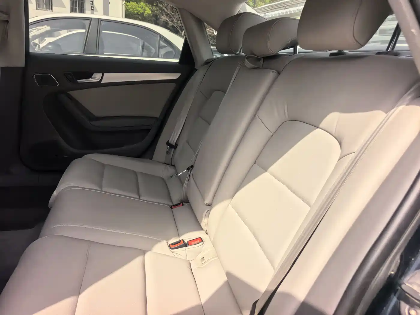 Audi A4L 2012 2.0 TFSI Automatic Luxury фото 13