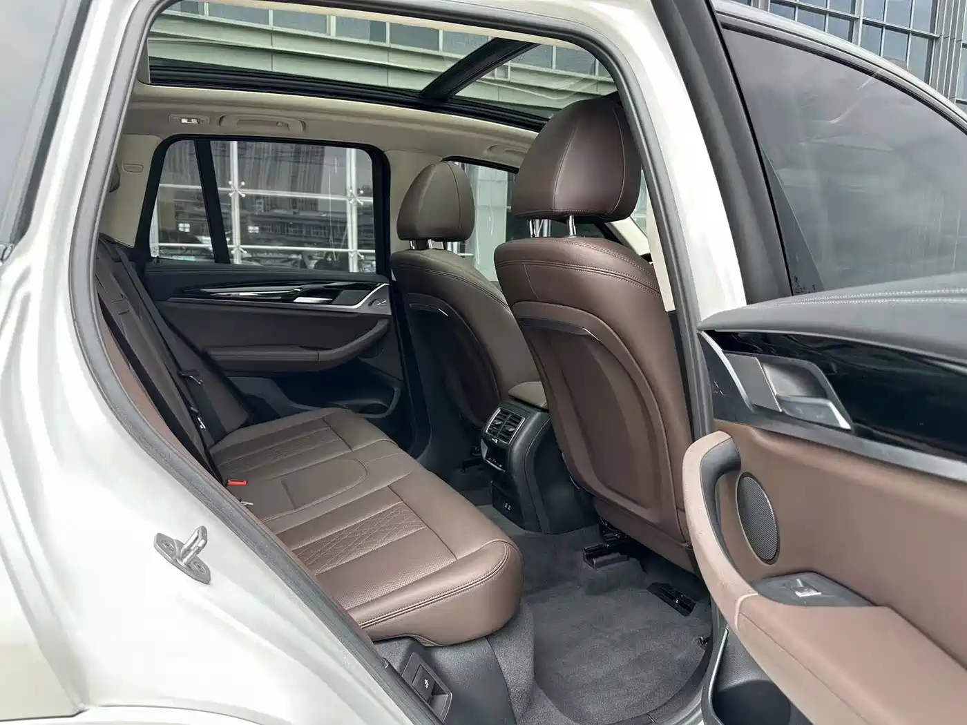 BMW iX3 2023 Leading Type фото 13