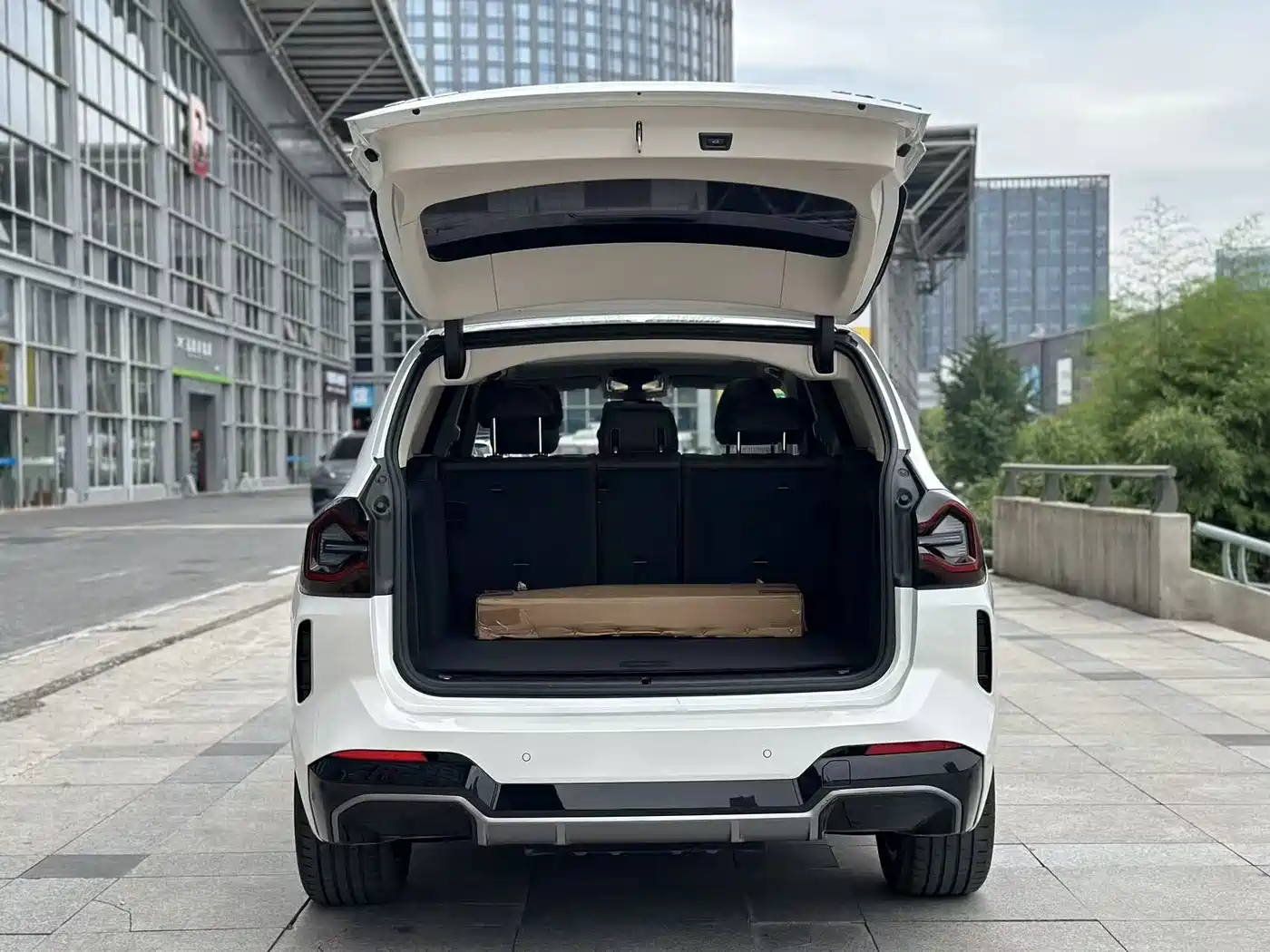 BMW iX3 2023 Leading Type фото 9