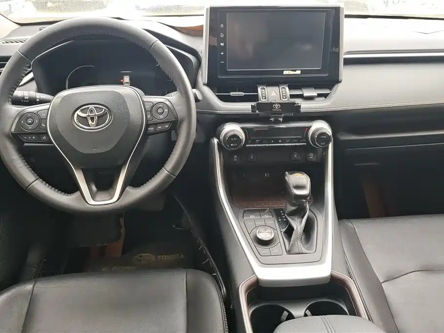 Toyota RAV4 Rongfang 2020 2.0L CVT 4WD Premium Edition фото 12