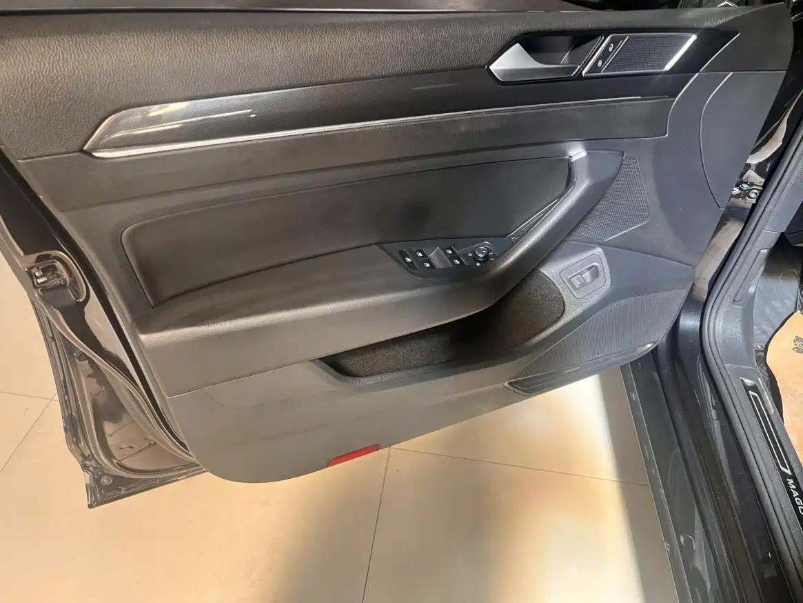 Volkswagen Magotan 2020 330TSI DSG Luxury фото 8