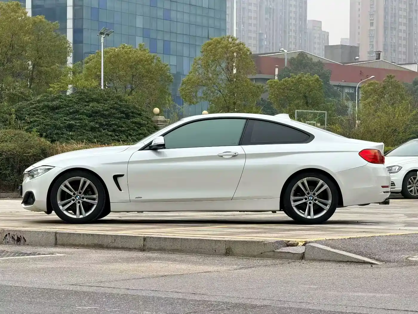 BMW 4 Series 2016 420i Design Package фото 9