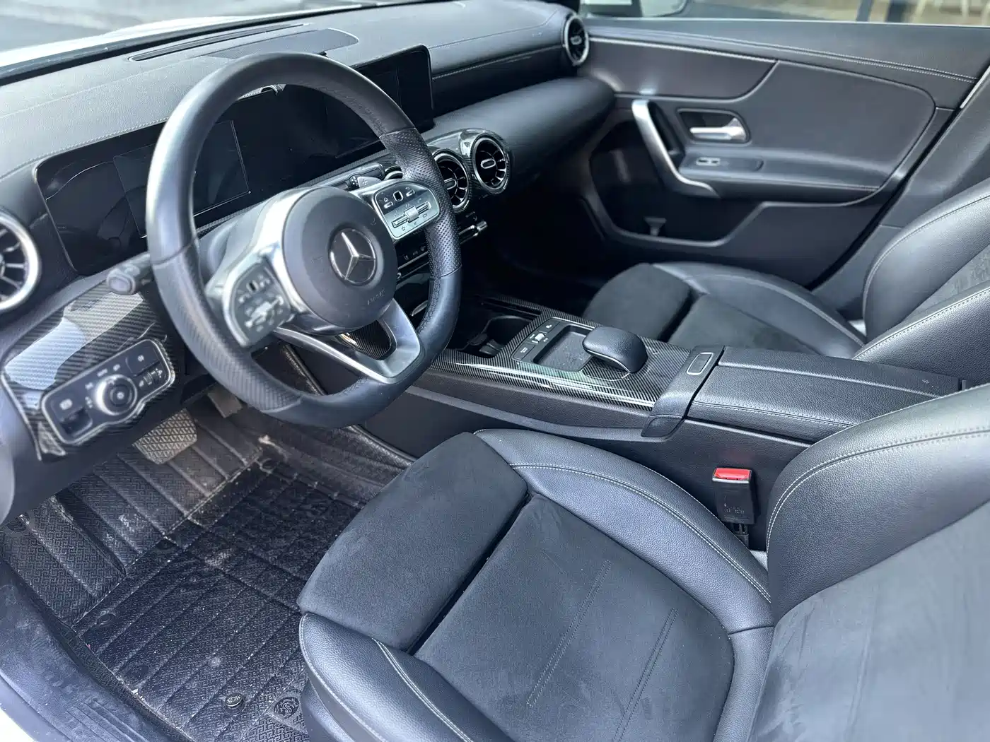 Mercedes-Benz A-Class 2019 A 180 L Sport Sedan фото 14