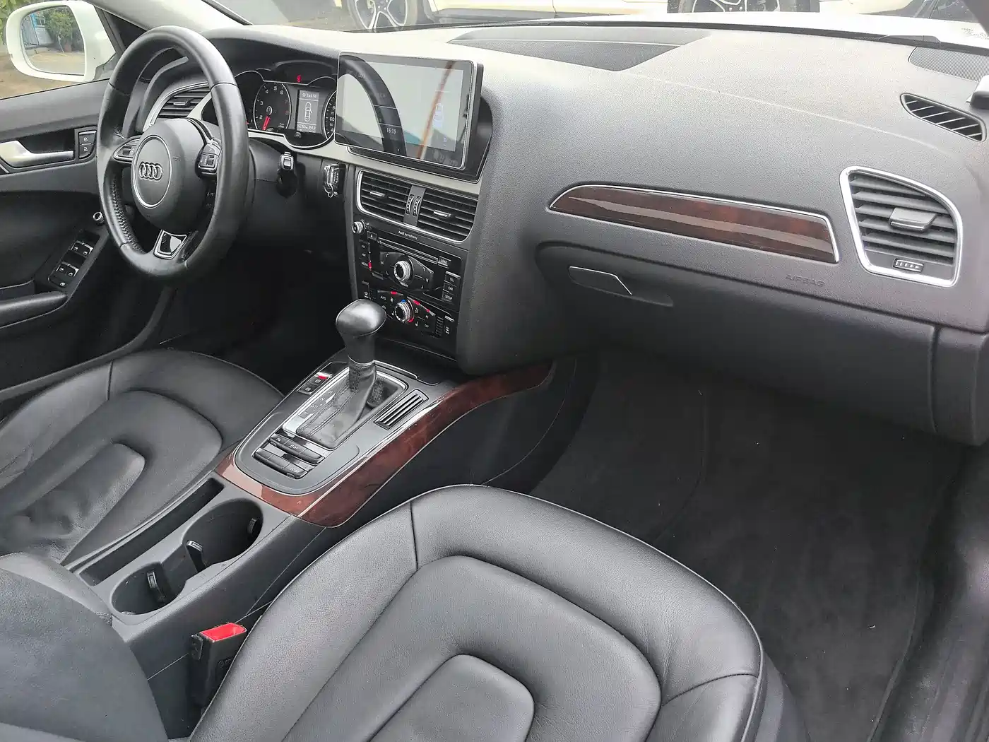 Audi A4L 2013 35 TFSI Automatic Standard фото 13