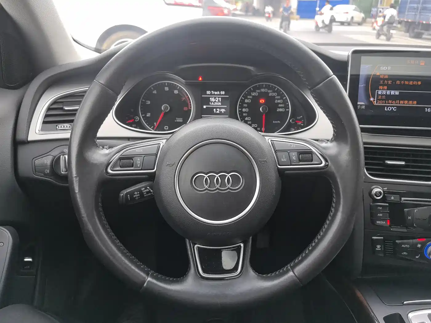 Audi A4L 2013 35 TFSI Automatic Standard фото 16