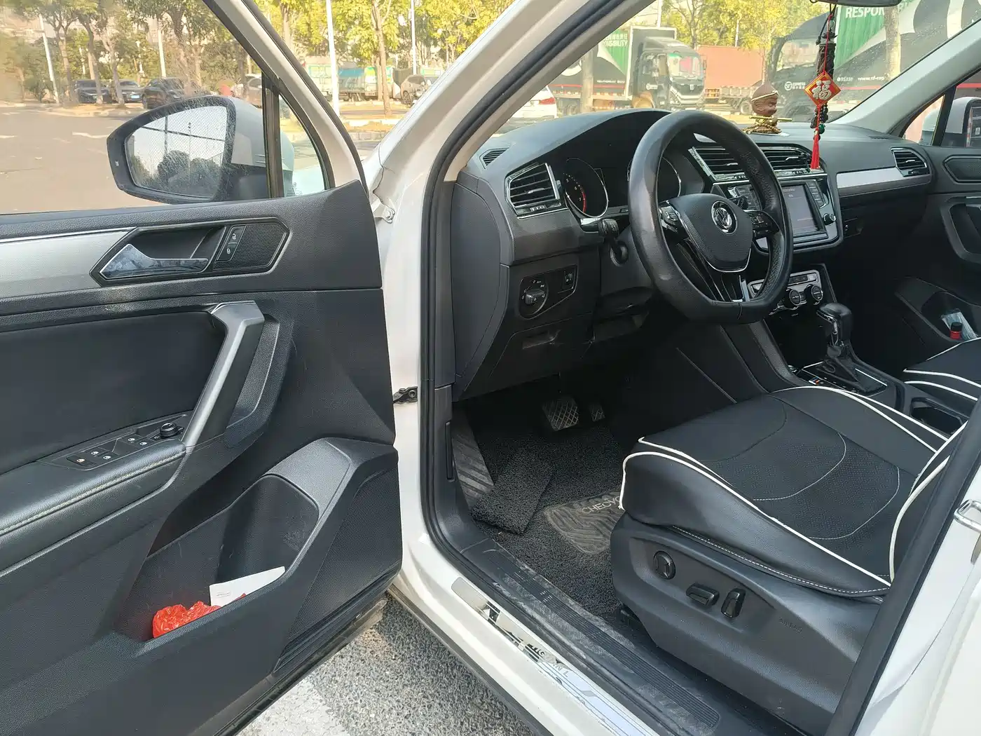 Volkswagen Tiguan L 2018 330TSI Automatic 2WD Luxury Edition фото 12