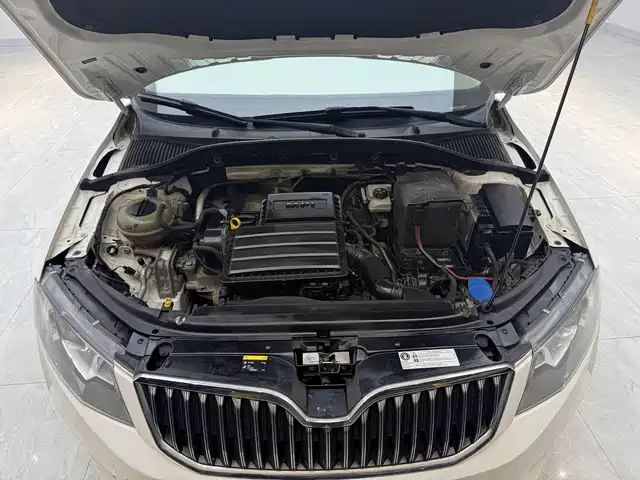 Škoda Octavia 2017 1.6L Automatic Smart Edition фото 16
