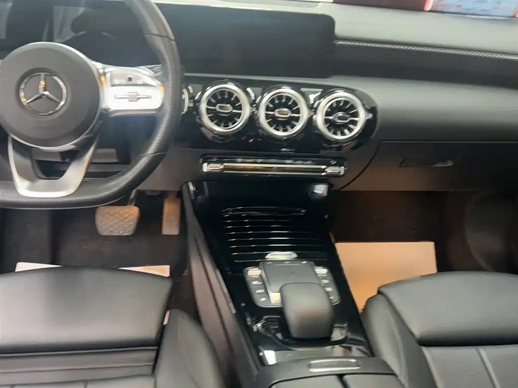 Mercedes-Benz A-Class 2022 A 200 L Sport Sedan Dynamic фото 8