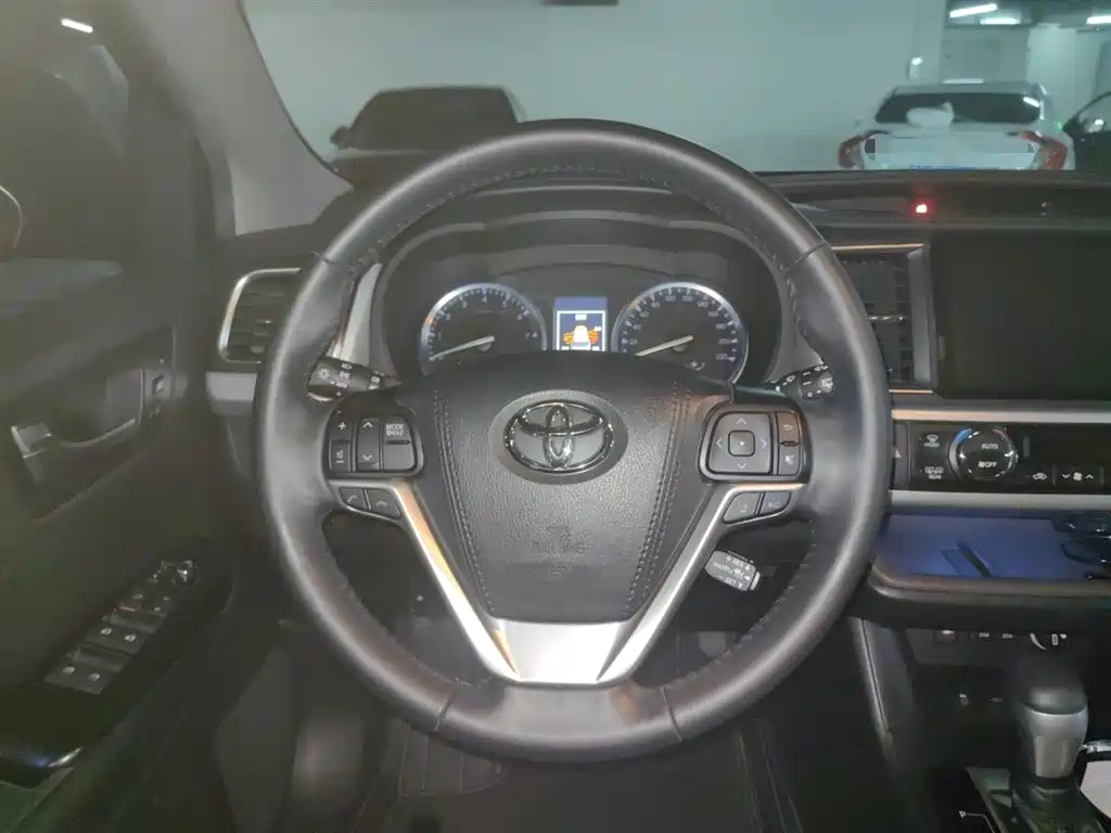 Toyota Highlander 2018 2.0T 4WD Ultimate 7-seater China VI фото 3