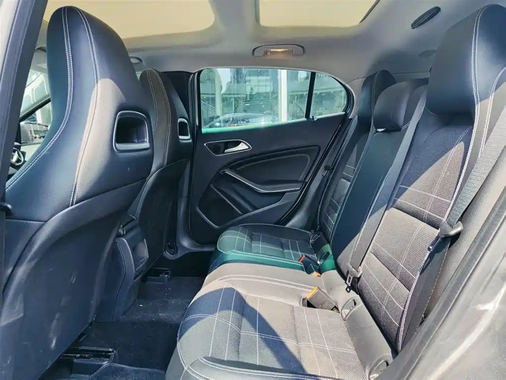 Mercedes-Benz GLA (Import) 2015 GLA 200 фото 14