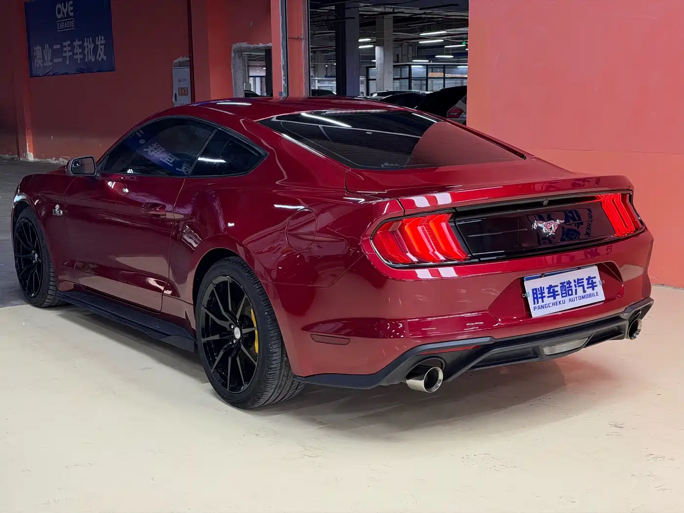 Photo 9 - Ford Mustang