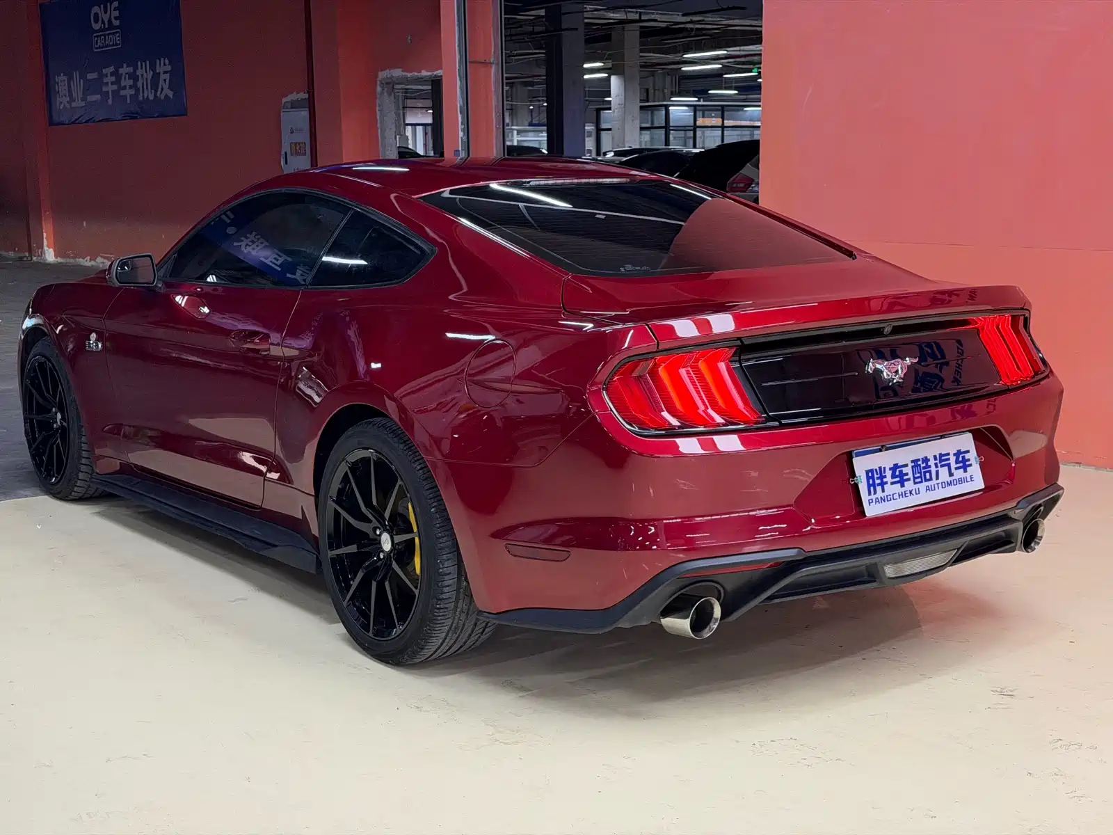 Photo 8 - Ford Mustang