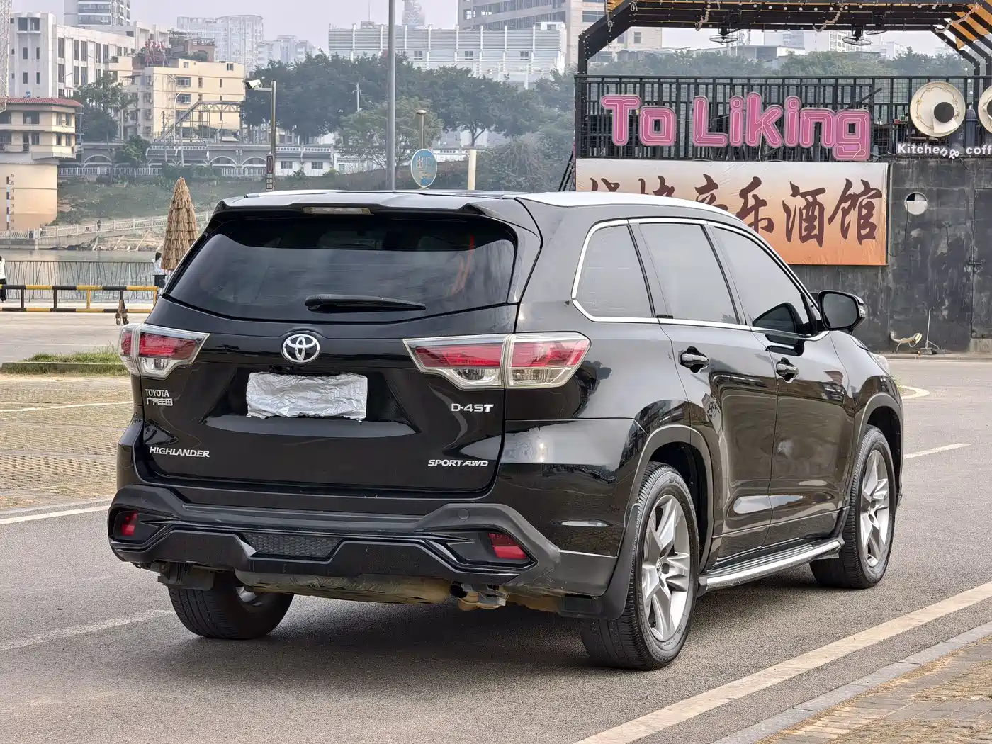 TOYOTA HIGHLANDER