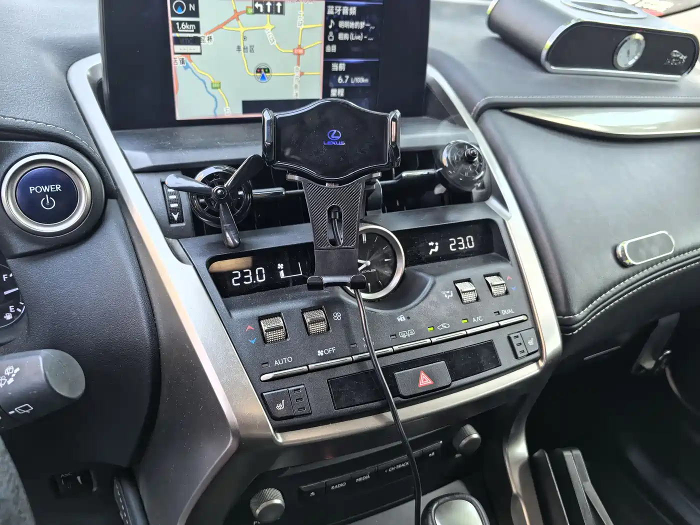 Lexus NX 2020 300h FWD F Sport China V фото 21