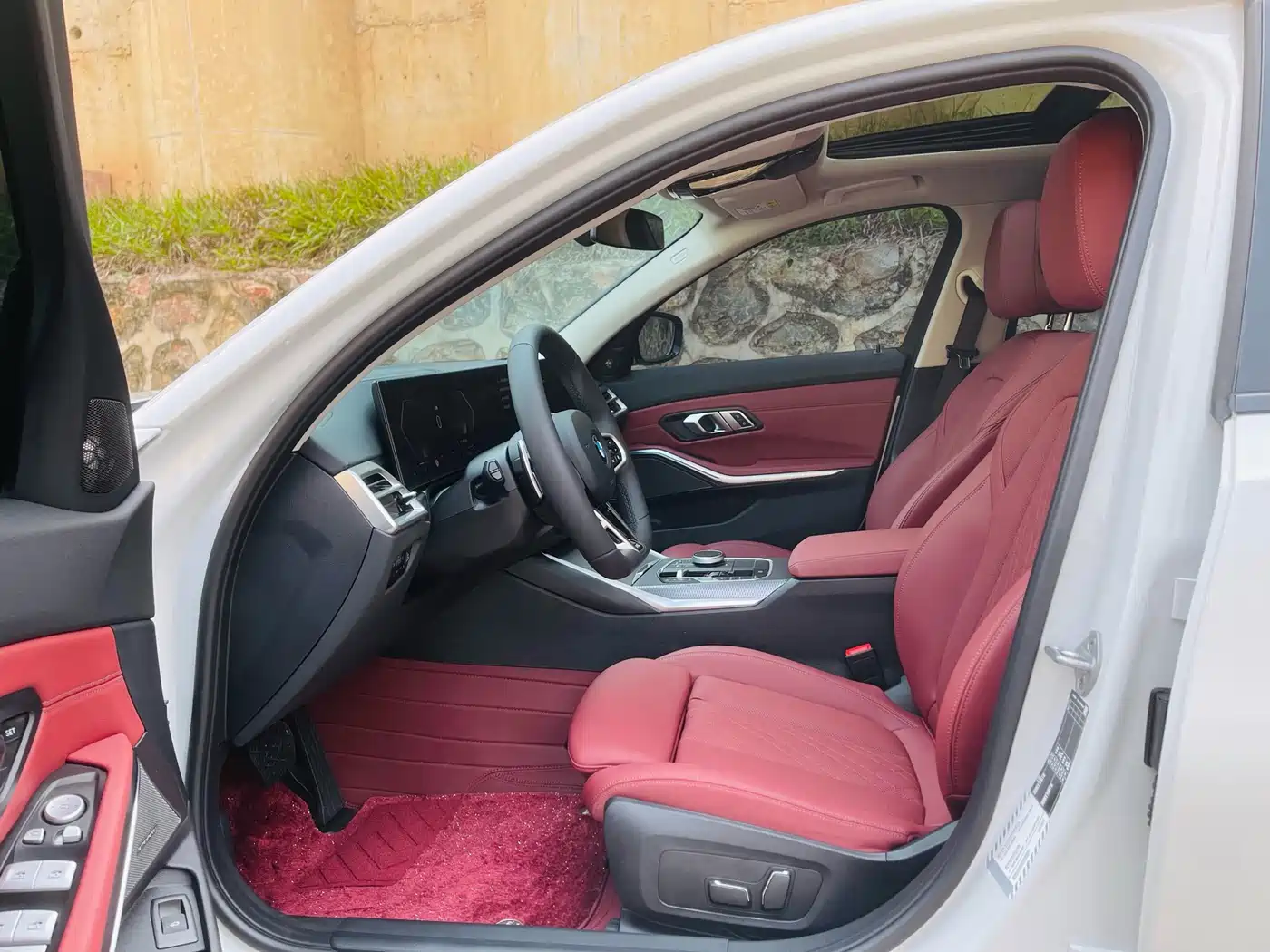 BMW 3 Series 2025 330Li M Sport Night Edition фото 4