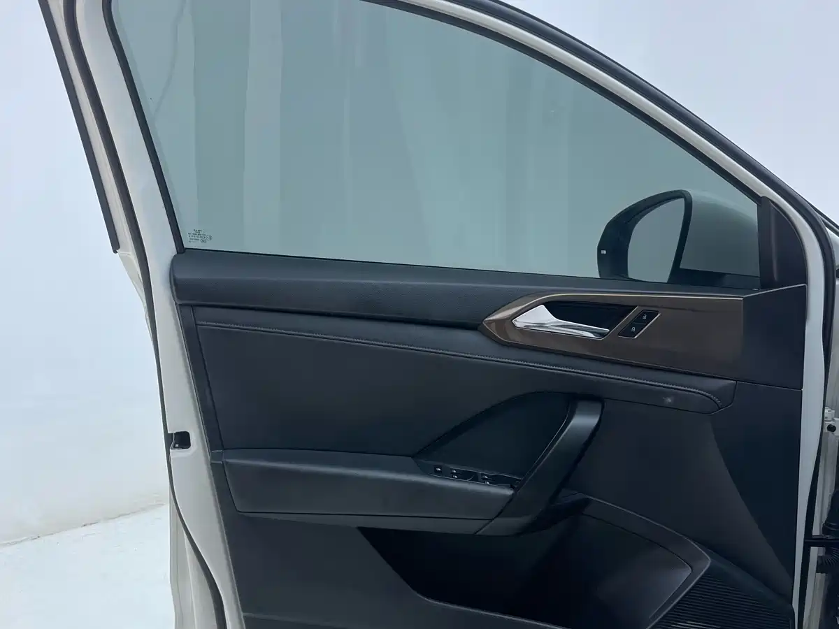 Volkswagen Tharu 2022 280TSI 2WD Comfort фото 14