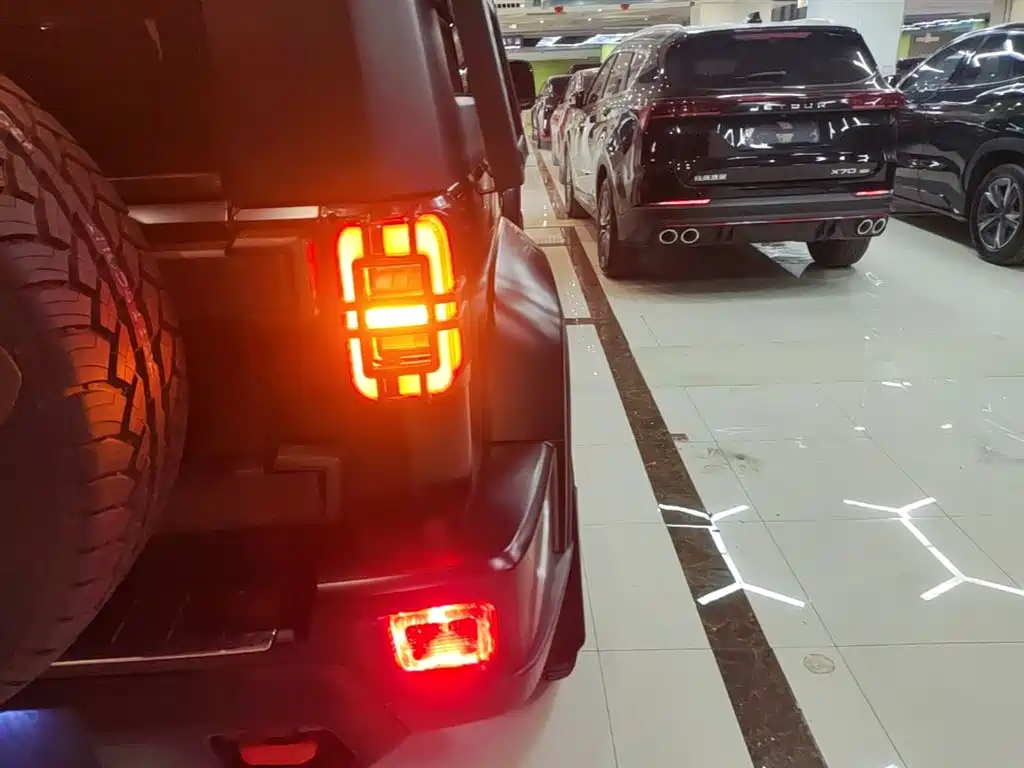 BAIC ORV Beijing Offroad BJ40 2024 2.0D Blade Hero Glory Edition фото 8