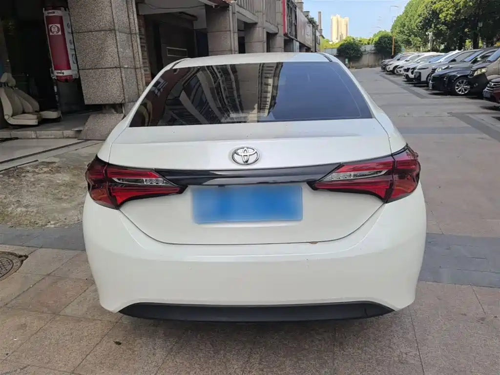 Toyota Levin 2017 Facelift 185T CVT Elite (China V) фото 6