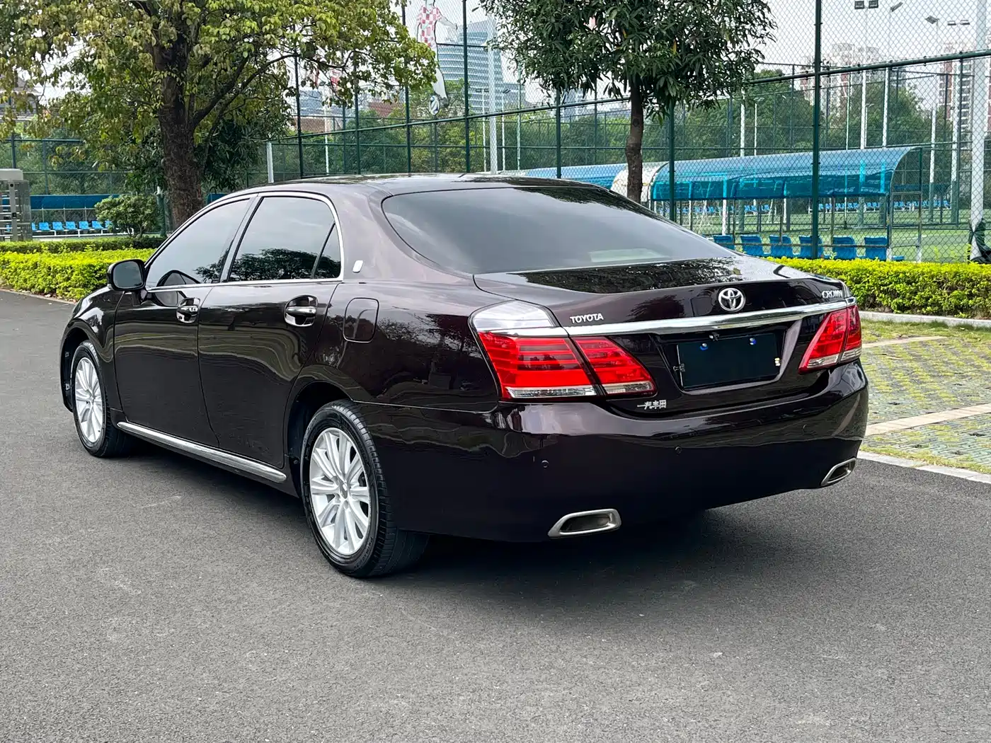 Toyota Crown 2012 2.5L Royal Leather Edition фото 5