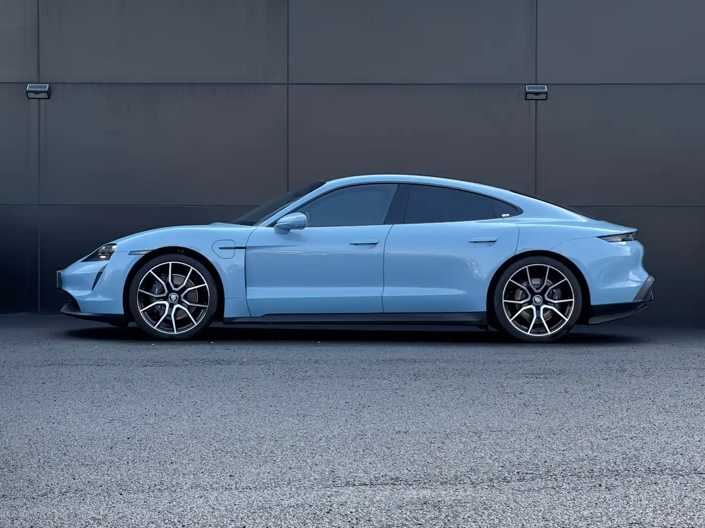 Porsche Taycan фото 5