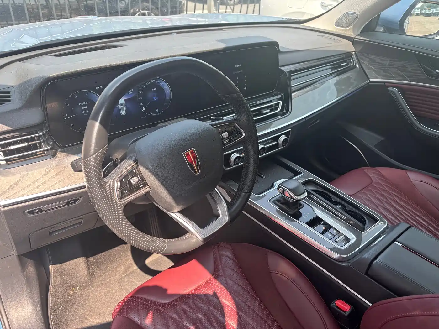Hongqi HS5 2023 2.0T 4WD Flag Leader Pro фото 10